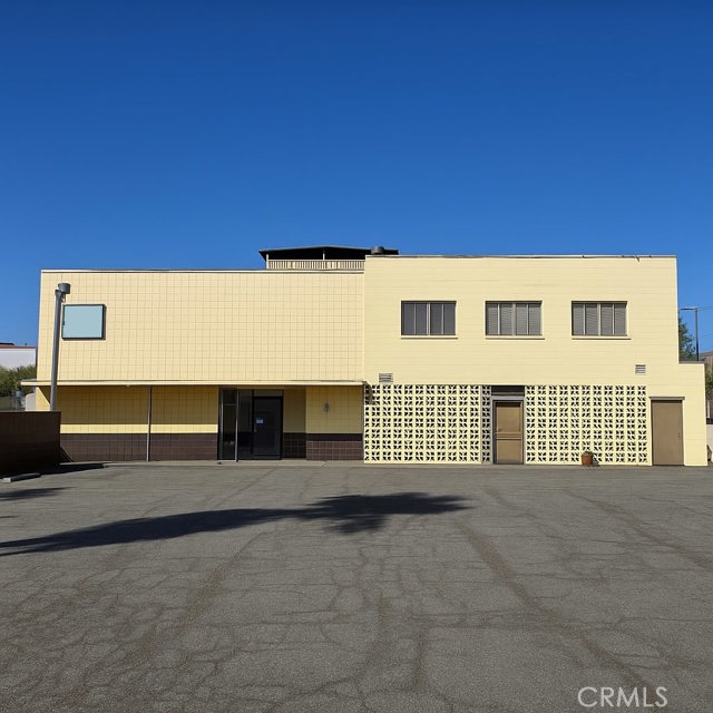 Image 2 of 3 For 400 La Brea  
