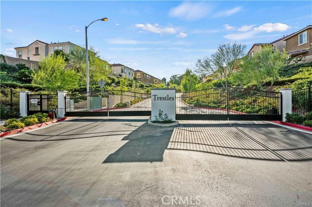 Detail Gallery Image 4 of 48 For 26854 Albion Way, Canyon Country,  CA 91351 - 3 Beds | 2/1 Baths