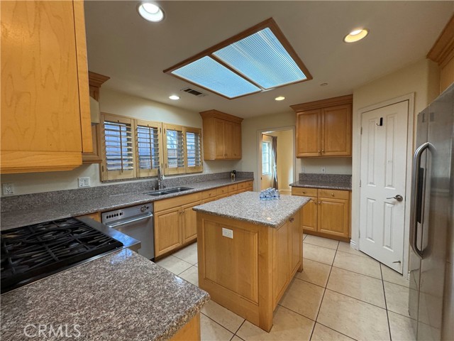 Detail Gallery Image 4 of 14 For 824 Ocean View, Monrovia,  CA 91016 - 4 Beds | 3/1 Baths