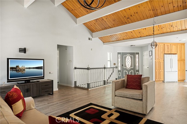 Detail Gallery Image 2 of 11 For 30951 Wild Oak Dr, Running Springs,  CA 92382 - 3 Beds | 2 Baths