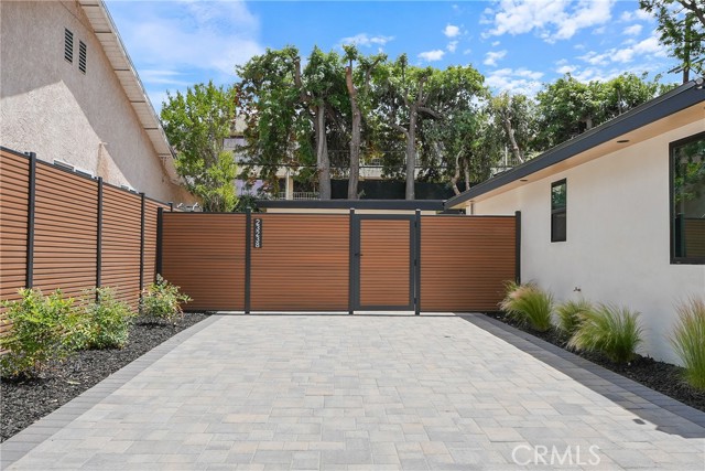 Detail Gallery Image 29 of 41 For 23240 Leonora Dr, Woodland Hills,  CA 91367 - 5 Beds | 5 Baths