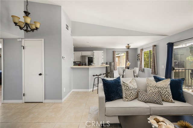Detail Gallery Image 7 of 39 For 2564 Avenida Del #P201,  Corona,  CA 92882 - 2 Beds | 2 Baths