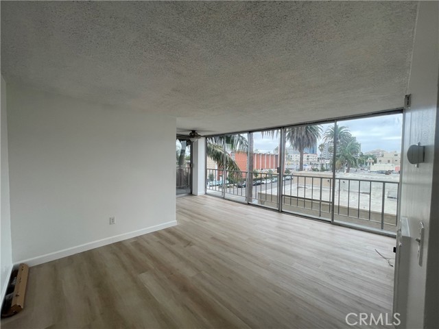 Detail Gallery Image 2 of 14 For 375 Atlantic Ave #304,  Long Beach,  CA 90802 - 2 Beds | 2 Baths