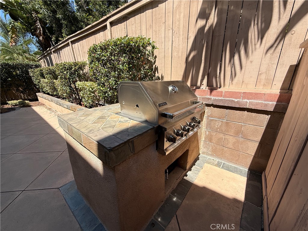 https://media.crmls.org/medias/17ae7f6e-6a74-4953-9ac7-81ec883dbc8d.jpg?preset=X-Large