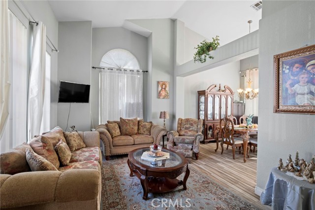 Detail Gallery Image 4 of 30 For 12650 Cobalt, Victorville,  CA 92392 - 3 Beds | 2/1 Baths