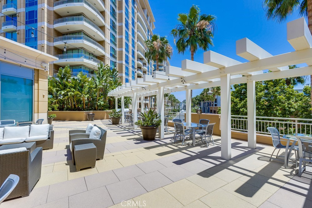 https://media.crmls.org/medias/17aeda9a-2045-4be1-a094-a846b6b3364a.jpg?preset=X-Large