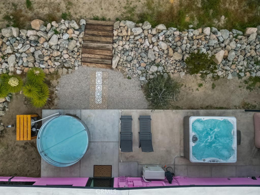 https://media.crmls.org/medias/17af2523-97b5-4a57-b550-34bb6ebad0ea.jpg?preset=X-Large