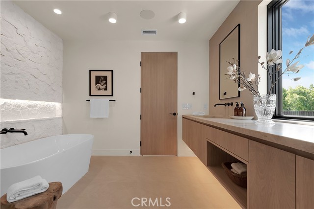 4455 Katherine Avenue, Sherman Oaks CA: https://media.crmls.org/medias/17af39e6-fa38-4cc9-bff4-62cd0b4323dd.jpg