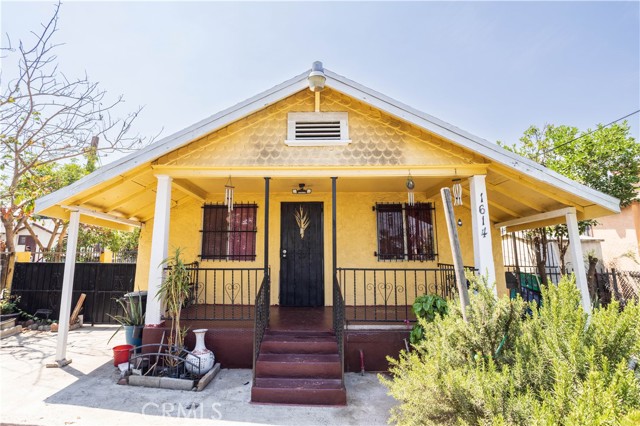 1614 E 49th Street, Los Angeles CA: https://media.crmls.org/medias/17af6de4-07da-4a2b-aa8e-04bb4237a410.jpg