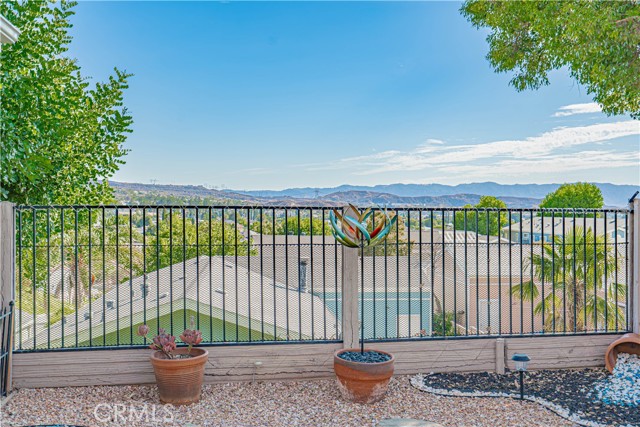 Detail Gallery Image 56 of 74 For 20164 Crestview Dr., Canyon Country,  CA 91351 - 3 Beds | 2 Baths