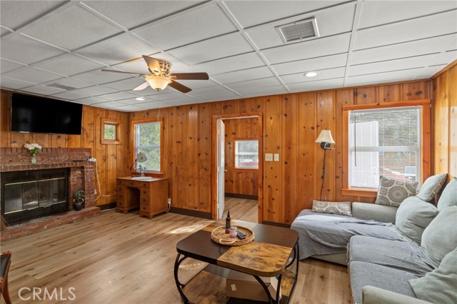 Detail Gallery Image 5 of 25 For 33424 Holcomb Creek Dr, Green Valley Lake,  CA 92341 - 2 Beds | 2 Baths