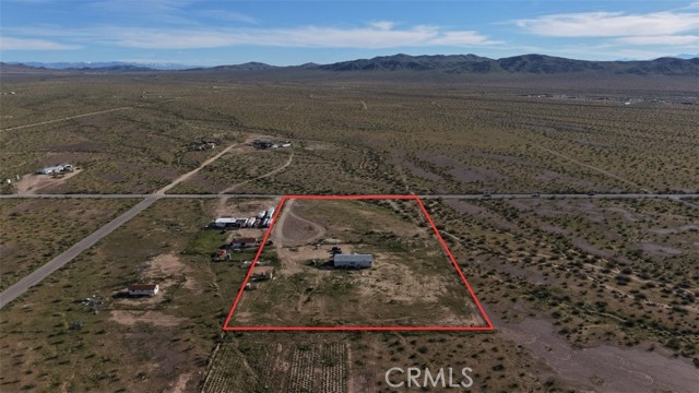19032 Bonanza Trail, Helendale CA: https://media.crmls.org/medias/17b00765-dbf7-491c-94fd-faada93e9635.jpg