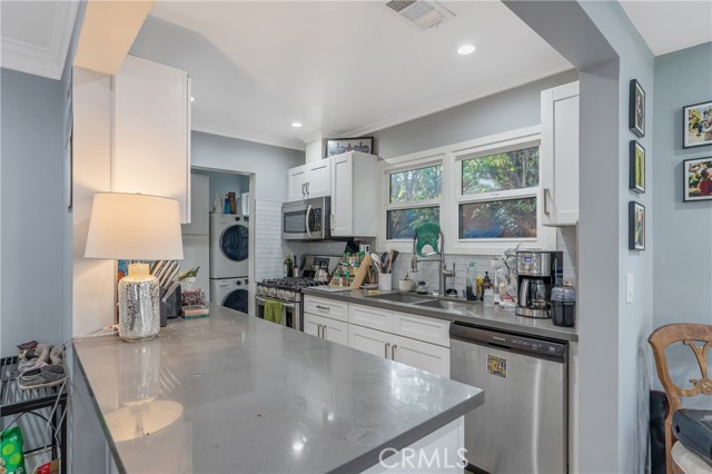 11938 Exposition Boulevard, Los Angeles CA: https://media.crmls.org/medias/17b0990d-5bb0-44df-9b3d-822a064dd4f6.jpg