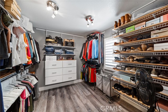 15583 N Peak Lane, Fontana CA: https://media.crmls.org/medias/17b0c92c-115f-4d8e-9bd7-6ca819f2d40e.jpg
