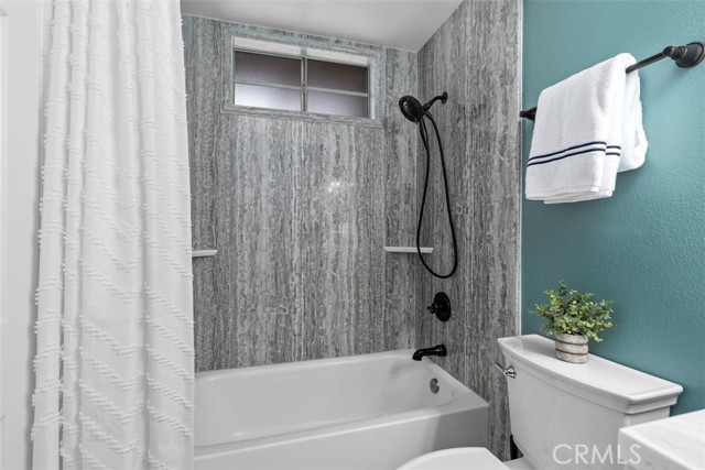 7651 Yorktown Avenue, Huntington Beach CA: https://media.crmls.org/medias/17b139cc-1ce2-43cb-8c13-2c31944d2b51.jpg