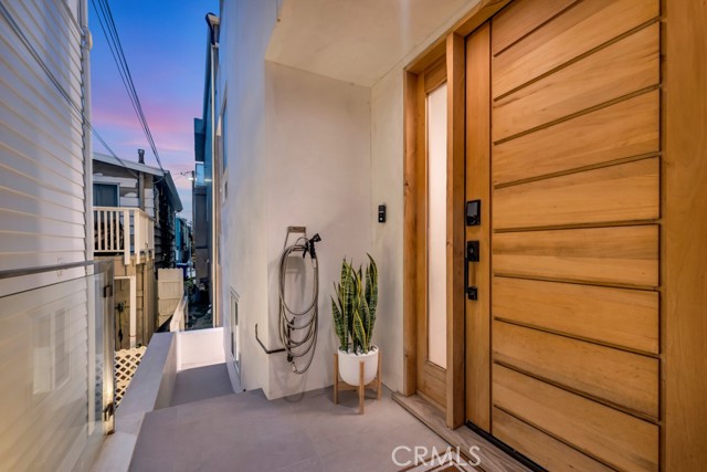 Image 4 of 34 For 129 Moonstone Street