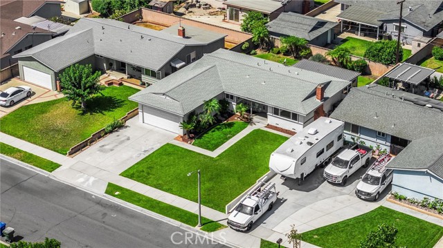 917 N Fuchsia Avenue, Ontario CA: https://media.crmls.org/medias/17b1e491-6051-4f83-b7be-563be781a229.jpg