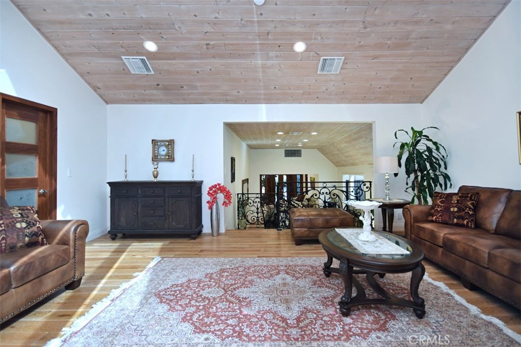 MLS #SR25279104 image #8