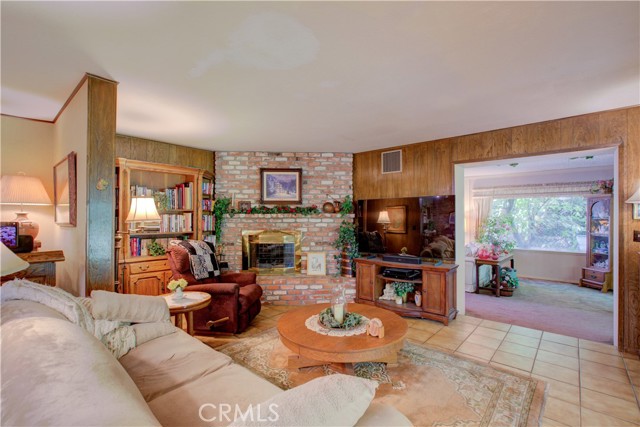 2341 Village Circle Drive, Atwater CA: https://media.crmls.org/medias/17b3387a-ad0e-48a8-a608-99bef2bc9bec.jpg