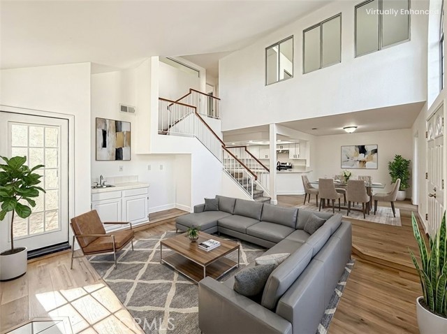 Detail Gallery Image 5 of 38 For 206 Camino Cortina, Camarillo,  CA 93010 - 3 Beds | 3 Baths