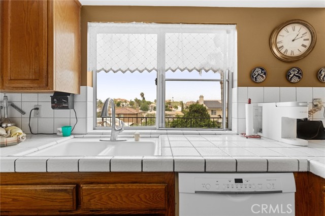 Detail Gallery Image 19 of 65 For 14182 Moonridge Dr, Riverside,  CA 92503 - 3 Beds | 2/1 Baths