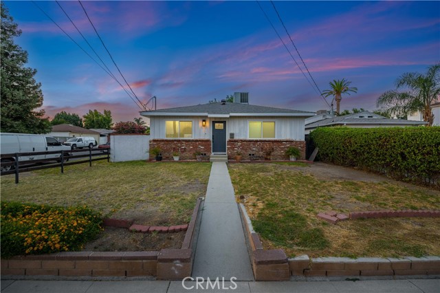 18557 Napa Street, Northridge CA: https://media.crmls.org/medias/17b41794-4adb-4ebf-831c-84764e4263a6.jpg