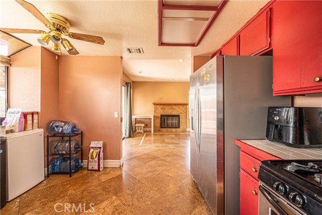 Detail Gallery Image 13 of 42 For 12261 Champlain St, Moreno Valley,  CA 92557 - 4 Beds | 2/1 Baths