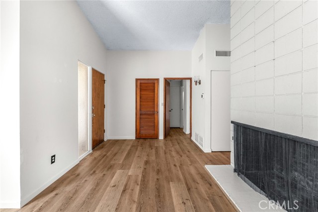 1204 San Jacinto, Redlands CA: https://media.crmls.org/medias/17b46a75-003d-4500-95b7-bd733f7cac6b.jpg