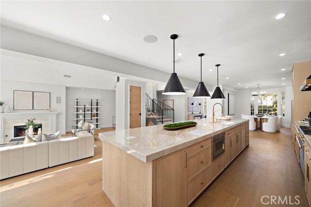 48 Belcourt Drive, Newport Beach CA: https://media.crmls.org/medias/17b4eea4-35b3-4515-9029-ff969c70da43.jpg