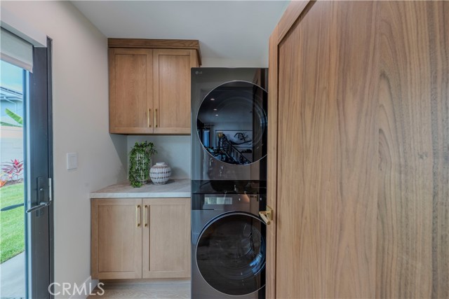 9141 Aloha Drive, Huntington Beach CA: https://media.crmls.org/medias/17b52a3e-3a53-4442-bb66-c99437c9f9a9.jpg