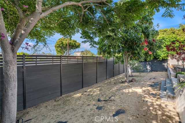 6129 W 83rd Place, Los Angeles CA: https://media.crmls.org/medias/17b5d77e-0bed-449e-84b2-5be62d666e5f.jpg