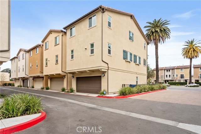 Detail Gallery Image 26 of 30 For 14714 Sherman Way, Van Nuys,  CA 91405 - 4 Beds | 3/1 Baths