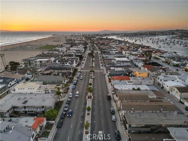 Detail Gallery Image 2 of 44 For 1113 W Balboa Bld, Newport Beach,  CA 92661 - 3 Beds | 2 Baths