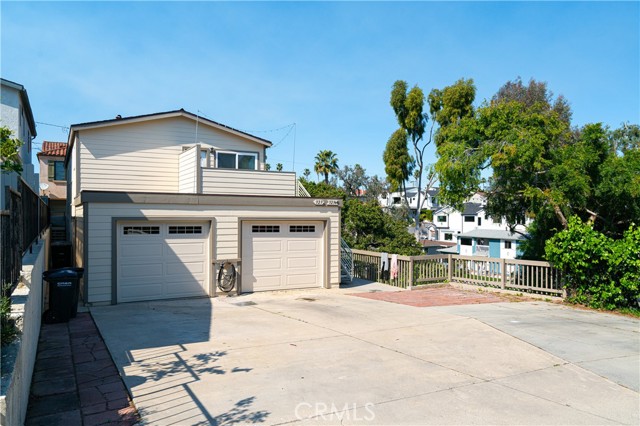 323 Iris Avenue, Corona Del Mar (newport Beach), California 92625, 6 Bedrooms Bedrooms, ,4 BathroomsBathrooms,Residential,For Sale,323 Iris Avenue,CRNP24045921