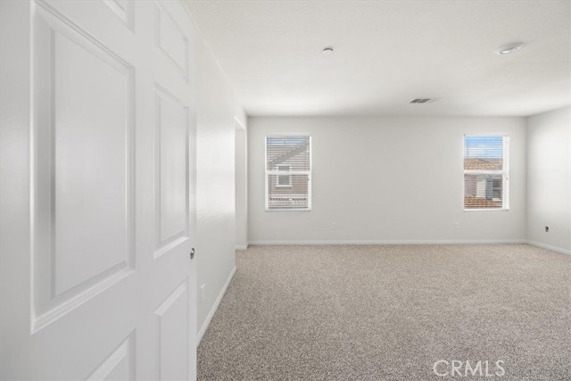 5585 Bella Way, Fontana CA: https://media.crmls.org/medias/17b791be-59b2-4ae8-a41e-4ee08ebaa8e0.jpg
