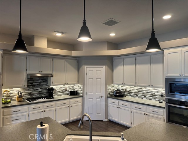 Detail Gallery Image 2 of 15 For 18805 Ranchero Rd, Hesperia,  CA 92345 - 4 Beds | 2/1 Baths