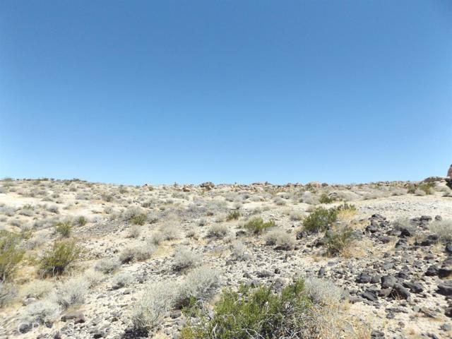 Detail Gallery Image 2 of 7 For 100 Green Rock Mine (Near) Rd, Lucerne Valley,  CA 92356 - – Beds | – Baths