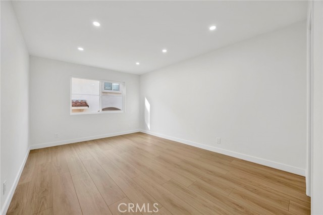 Detail Gallery Image 14 of 30 For 17303 Chatsworth St #4,  Granada Hills,  CA 91344 - 2 Beds | 1/1 Baths