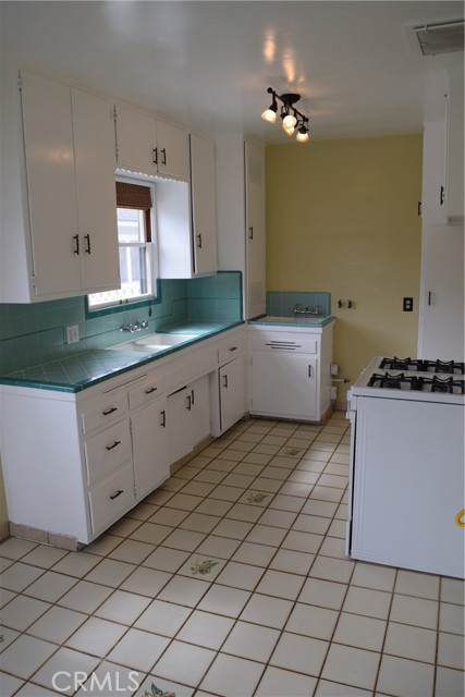 Detail Gallery Image 14 of 41 For 960 W 24th St, San Pedro,  CA 90731 - 1 Beds | 1 Baths