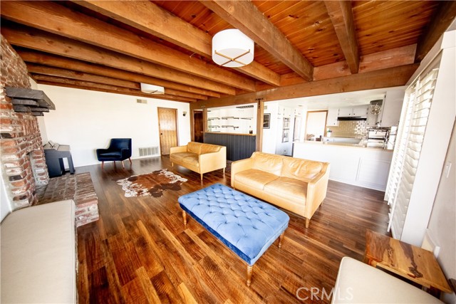13685 Hidden Valley Road, Victorville CA: https://media.crmls.org/medias/17baaf56-415a-4286-ae1d-d750d355cdd7.jpg
