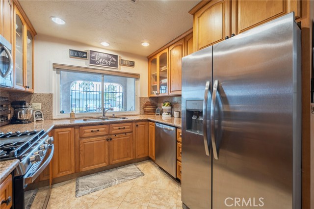 Detail Gallery Image 15 of 45 For 2219 S Elderberry Ave, Ontario,  CA 91762 - 4 Beds | 2 Baths