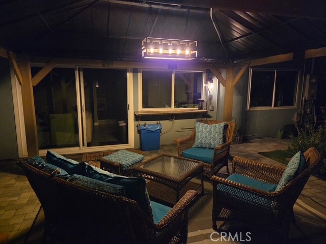 Detail Gallery Image 2 of 29 For 956 E Gladwick St, Carson,  CA 90746 - 4 Beds | 3 Baths