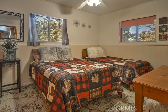 Detail Gallery Image 17 of 27 For 1121 Chateau Dr, Crestline,  CA 92325 - 2 Beds | 2 Baths