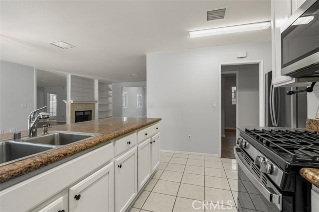 15251 Nottingham Lane, Huntington Beach CA: https://media.crmls.org/medias/17bd37e4-77ba-4b2d-a68a-01951ef3f038.jpg