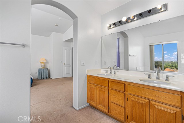 17289 Eastview Drive, Chino Hills CA: https://media.crmls.org/medias/17bd3dc6-ffc5-43da-8c87-1500b402c0e6.jpg