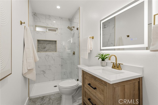 Detail Gallery Image 28 of 51 For 6539 Noble Avenue, Van Nuys,  CA 91411 - 4 Beds | 4 Baths