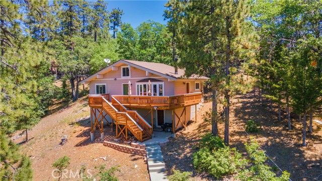 Detail Gallery Image 2 of 30 For 39576 Oak Glen Rd, Fawnskin,  CA 92333 - 2 Beds | 3/1 Baths