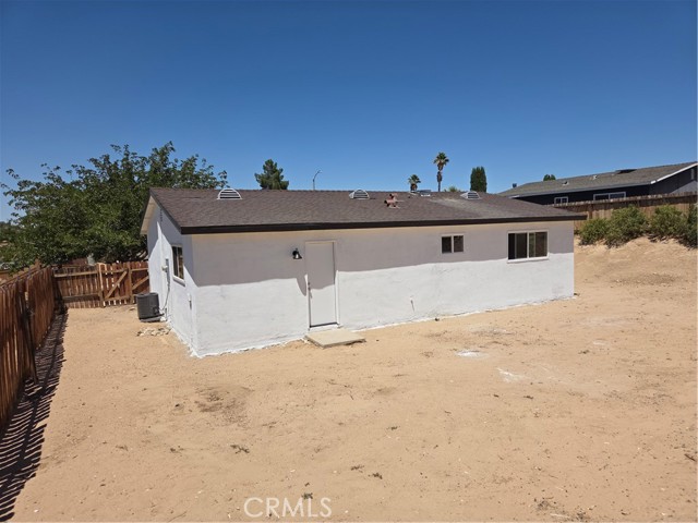 16581 Desert Sands Road, Victorville CA: https://media.crmls.org/medias/17be1e18-e587-4f82-8d55-f5b11cf884df.jpg