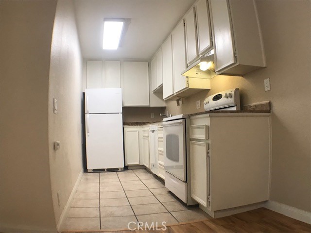 https://media.crmls.org/medias/17bea1b6-f041-4c70-bed6-6654db69d8de.jpg?preset=X-Large