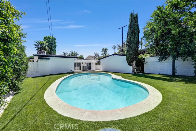 Detail Gallery Image 29 of 33 For 6119 Longridge Ave, Valley Glen,  CA 91401 - 3 Beds | 3 Baths